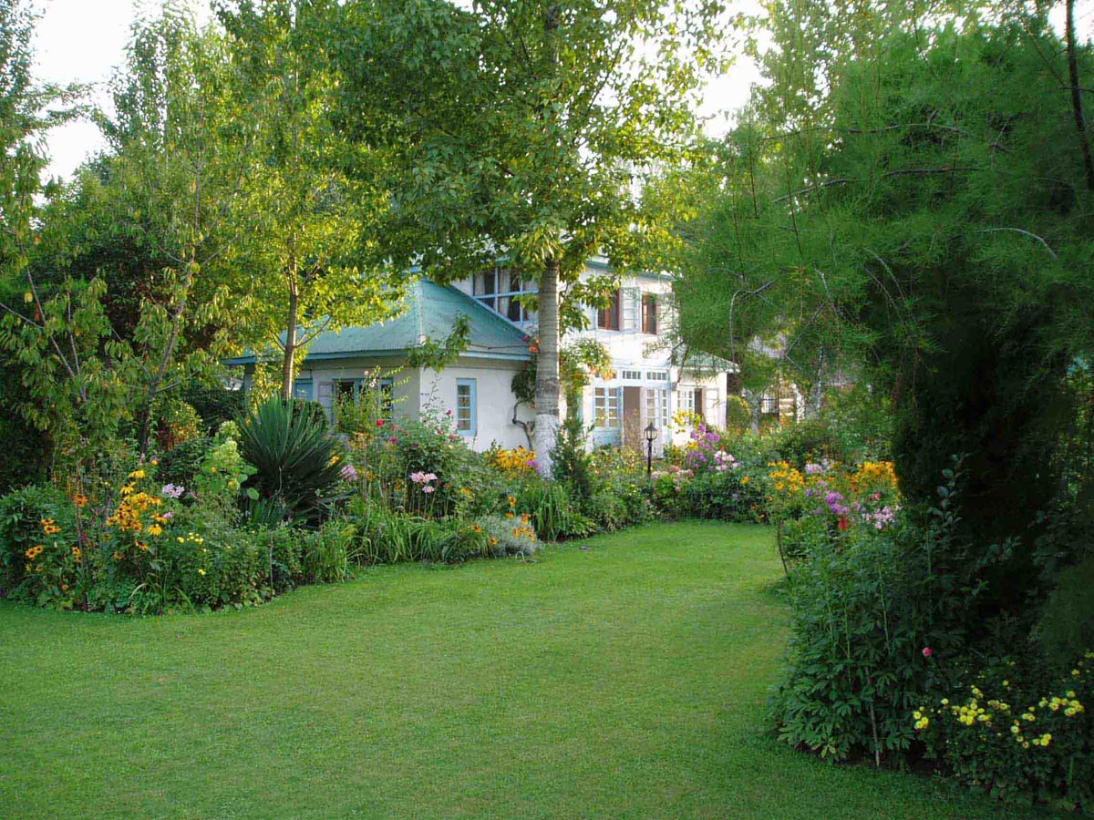Green Acre Interior